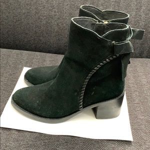 UGG bootie 7 1/2. Black suede 2 1/2 heel
